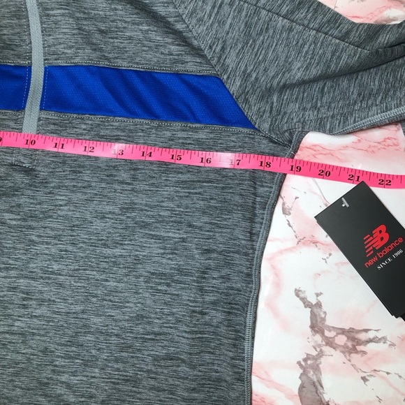 New Balance Athletics Half Zip long sleeve top size M - Picture 9 of 9